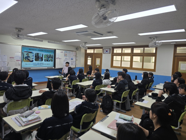 율하중학교 요청, 장애인식개선 교육 강의 진행