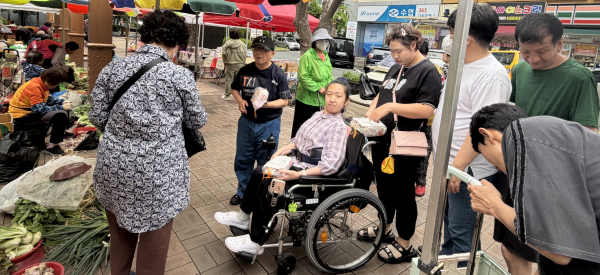 지역사회 홍보 활동 진행